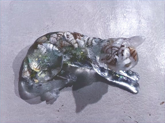 glass cat figurine