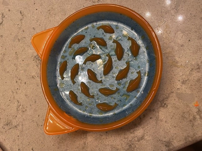 Thumbnail: slow eat cat dish