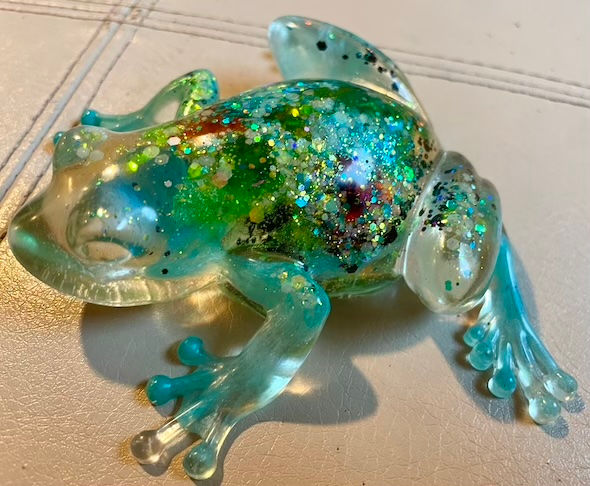 Thumbnail: sequin resin frog