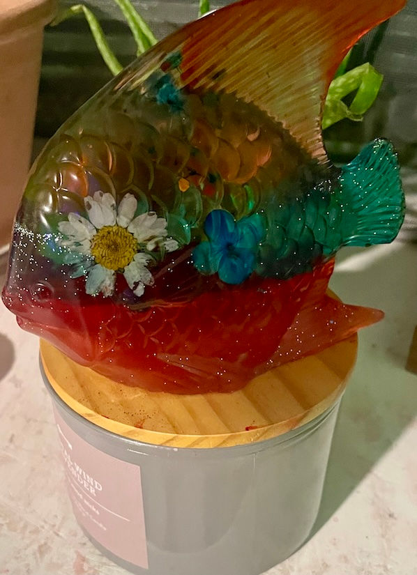 Thumbnail: glass fish decoration