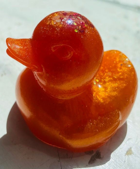 Thumbnail: duck orange glass