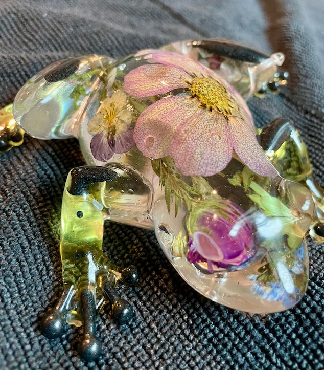 Thumbnail: frog decoration