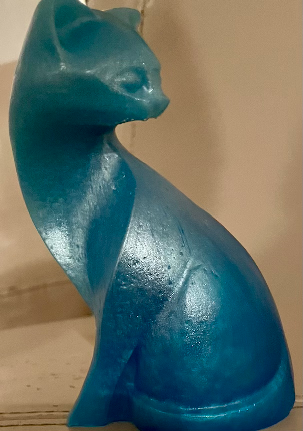 Thumbnail: cat figurines blue