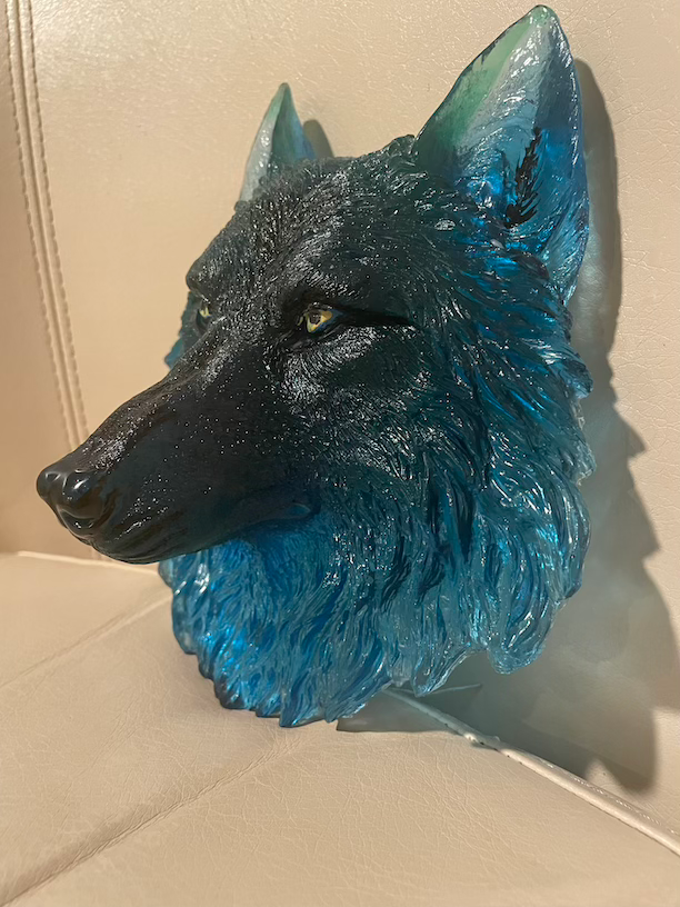 Thumbnail: blue resin wolf