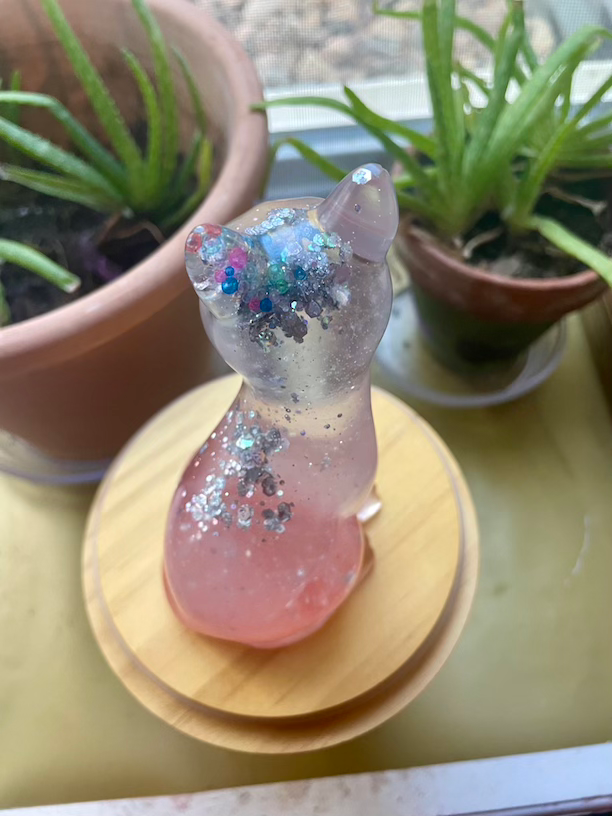 Thumbnail: cat glass resin