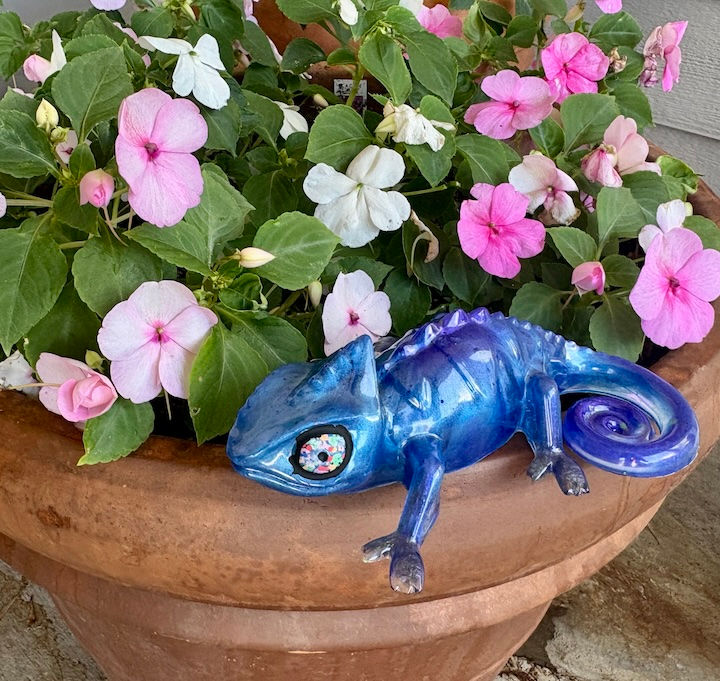 Thumbnail: garden decor chameleon
