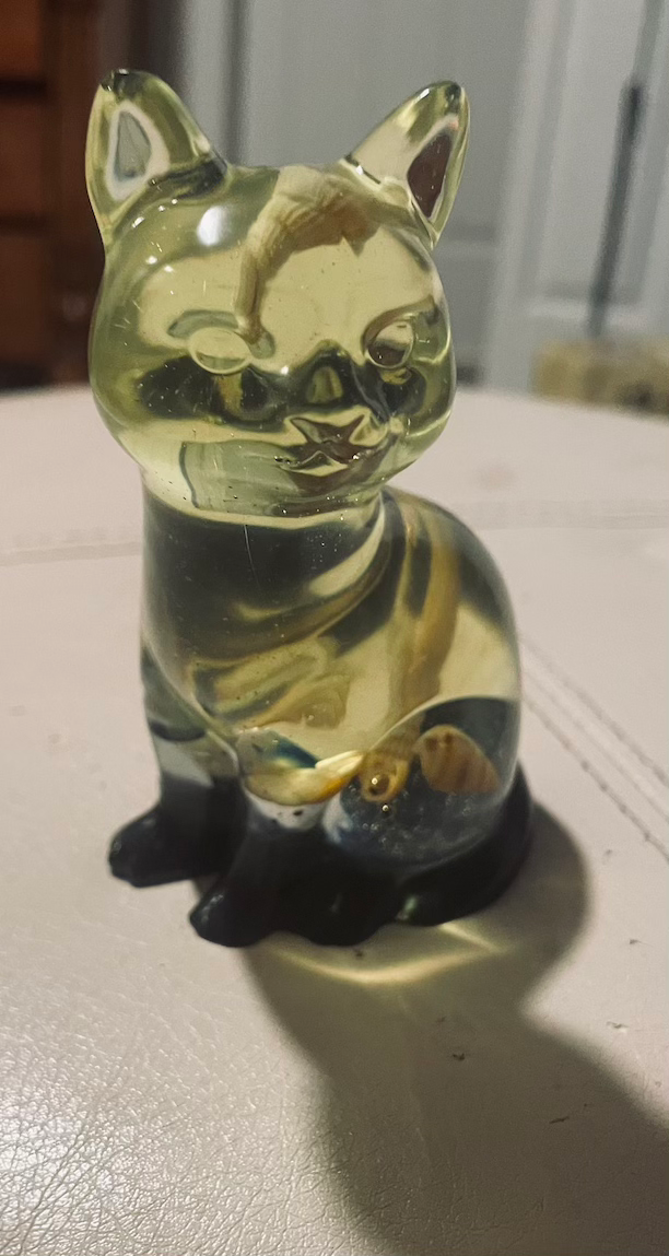 glass cat figurine clear