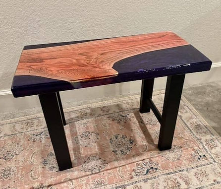 REsin River End Table