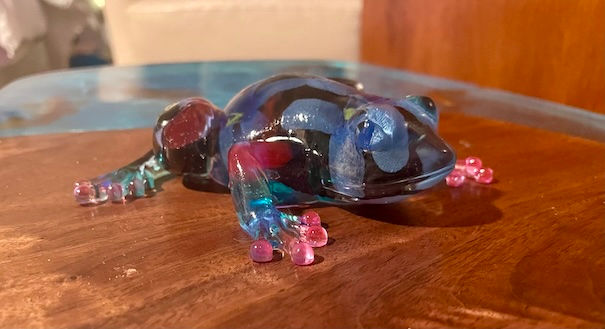Thumbnail: glass frog decoration