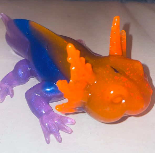 Thumbnail: Tri-color glass resin axolotl