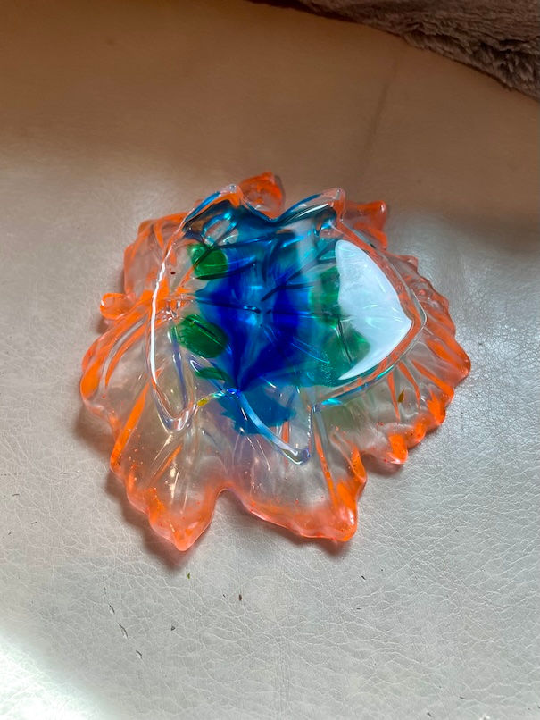 Thumbnail: Orange and blue decorative leaf tray