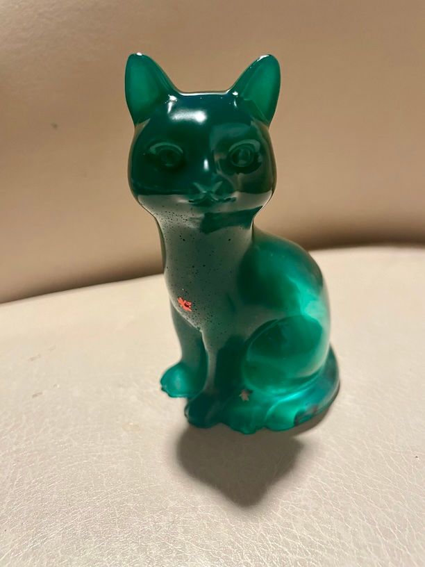 Thumbnail: resin cat green