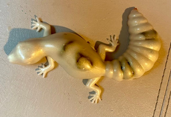 Thumbnail: gecko figurine