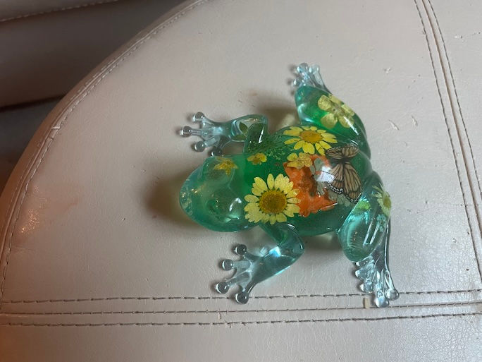 Thumbnail: frog decoration grren with yellow flowers