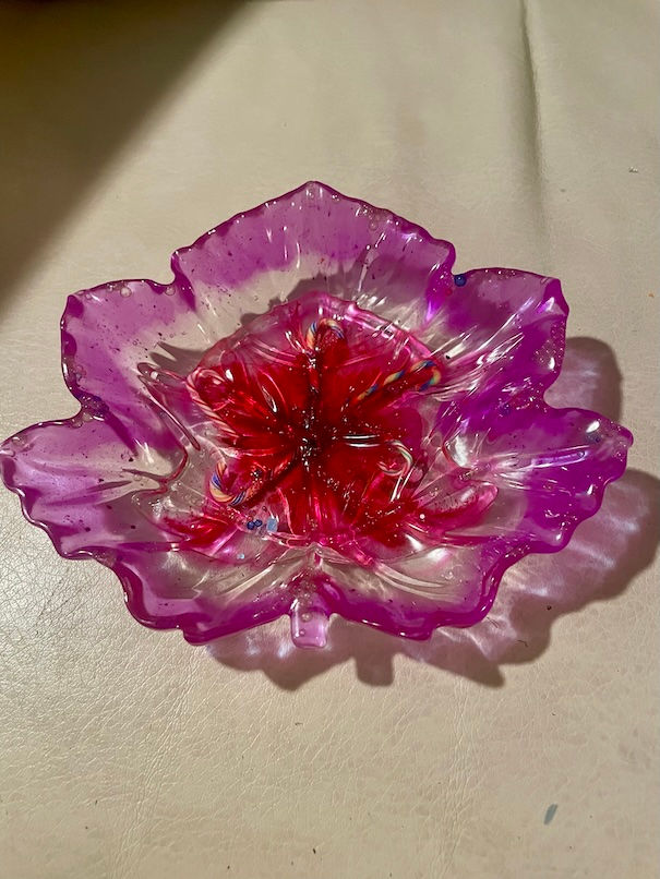 Thumbnail: Purple and red decorative leaf tray