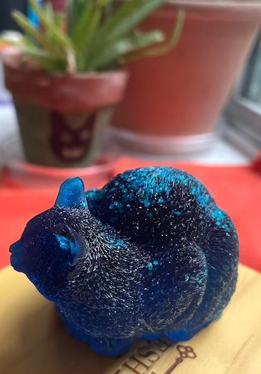 Thumbnail: blue glass cat
