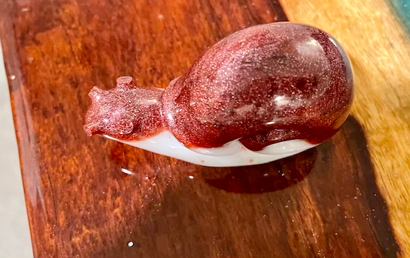Thumbnail: Red and white snail decoration