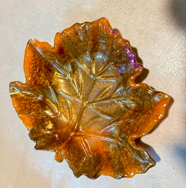 resin maple leaf