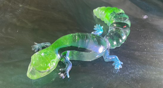 Thumbnail: glass lizard wall