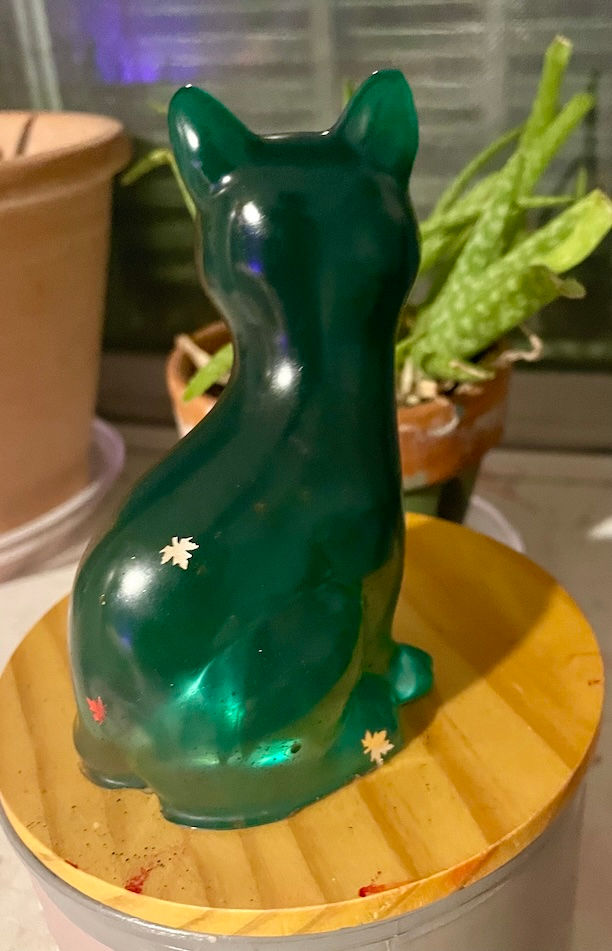 Thumbnail: resin cat