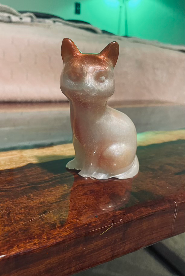 resin cat