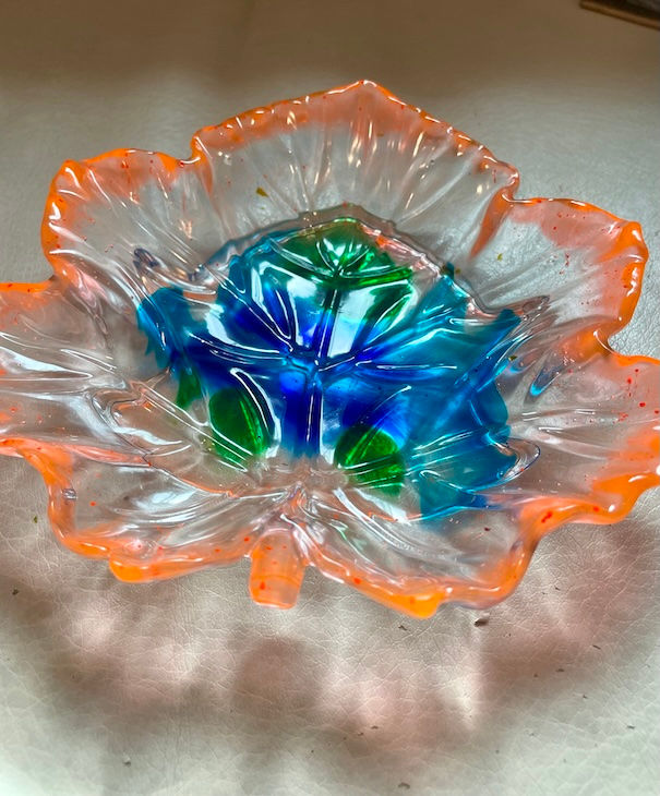 Thumbnail: Orange and blue decorative leaf tray