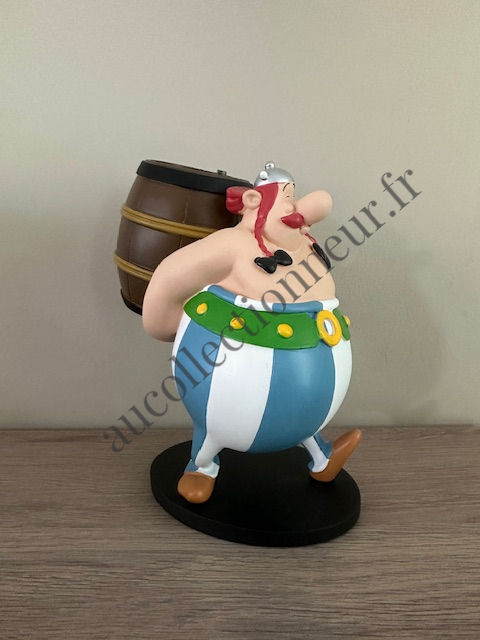 Miniature : FIGURINE OBELIX ET SON TONNEAU - COLLECTOYS - REF 134 COLLECTION ASTERIX UDERZO