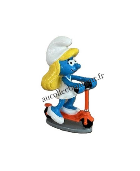 Miniature : FIGURINE PIXI 6483 SCHTROUMPFETTE A TROTINETTE | Au Collectionneur