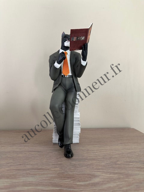 Miniature : FIGURINE BLACKSAD PILE D'ALBUMS 24CM REF 200 | Au Collectionneur