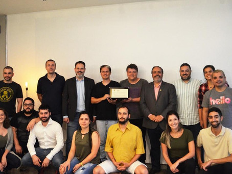 Reconhecendo o empreendedorismo: entrega do diploma de Honra ao Mérito à Fábrica do Futuro