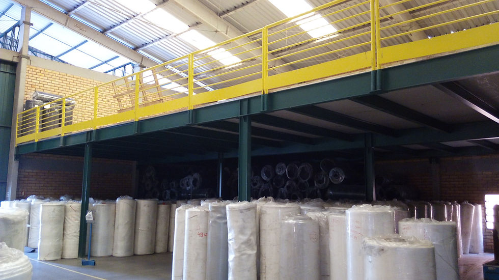 Mezanino metálico | Vigas W | Painel wall