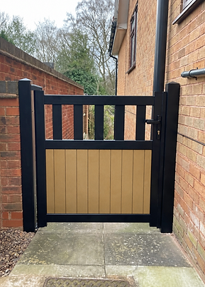 Partial Privacy Gate Savanna.png