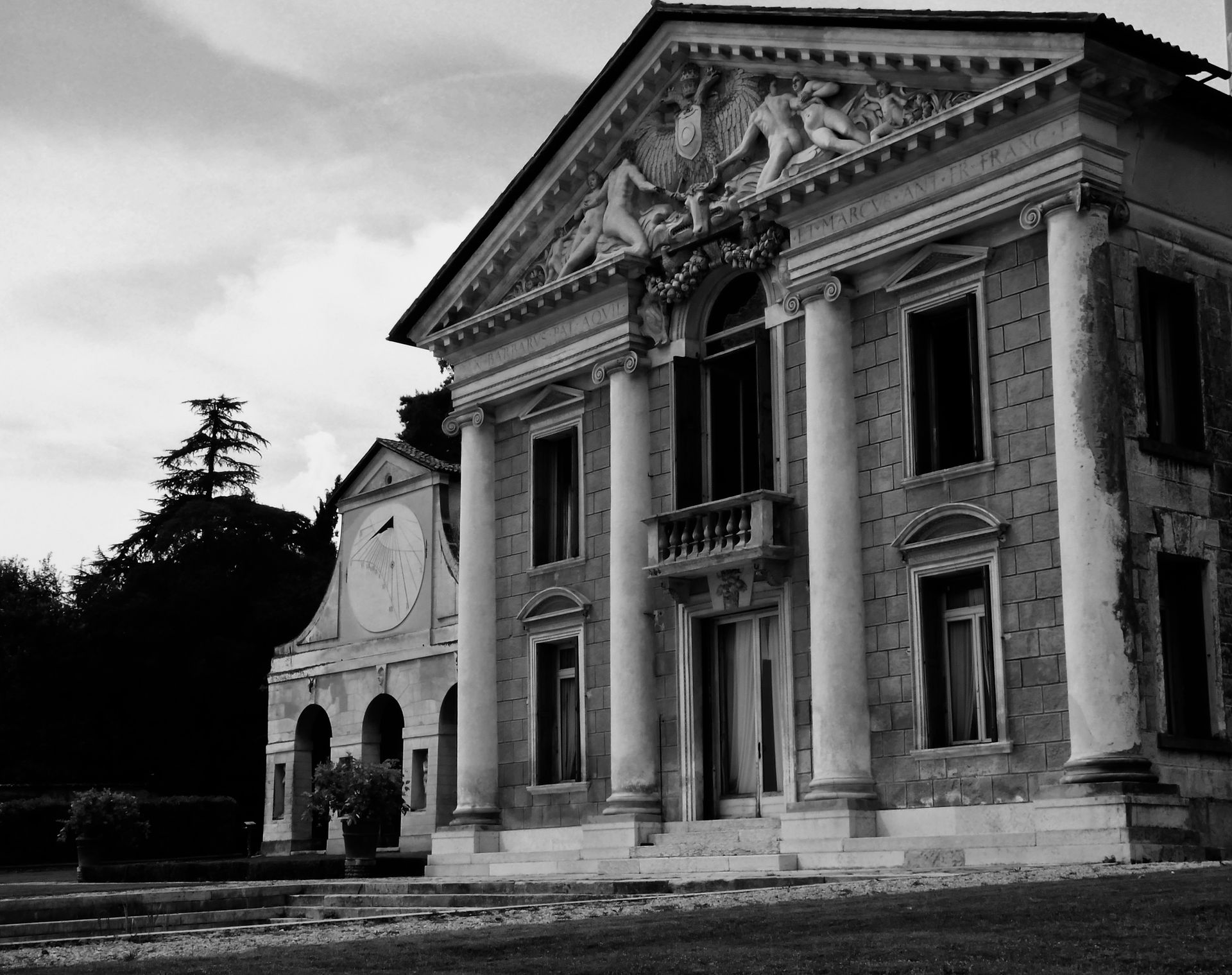 La façade de la Villa Maser
