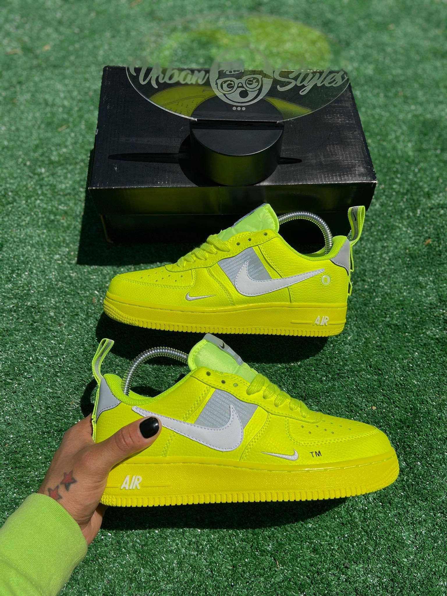 NIKE AIR FORCE ELECTRIC GREEN