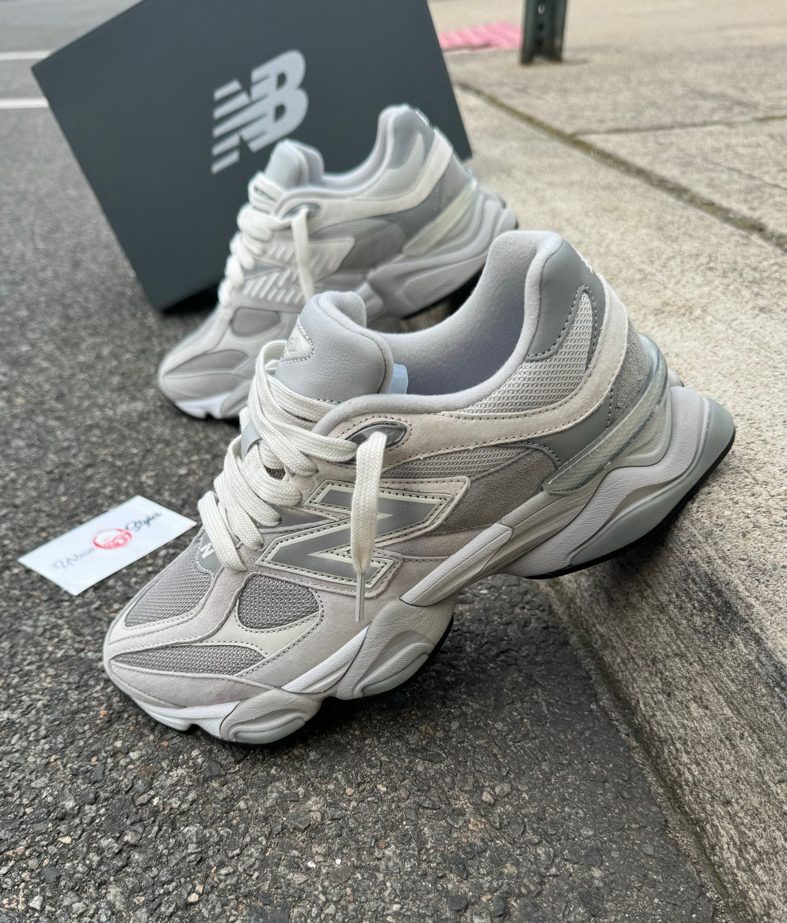 NEW BALANCE 9060 GREY WHITE