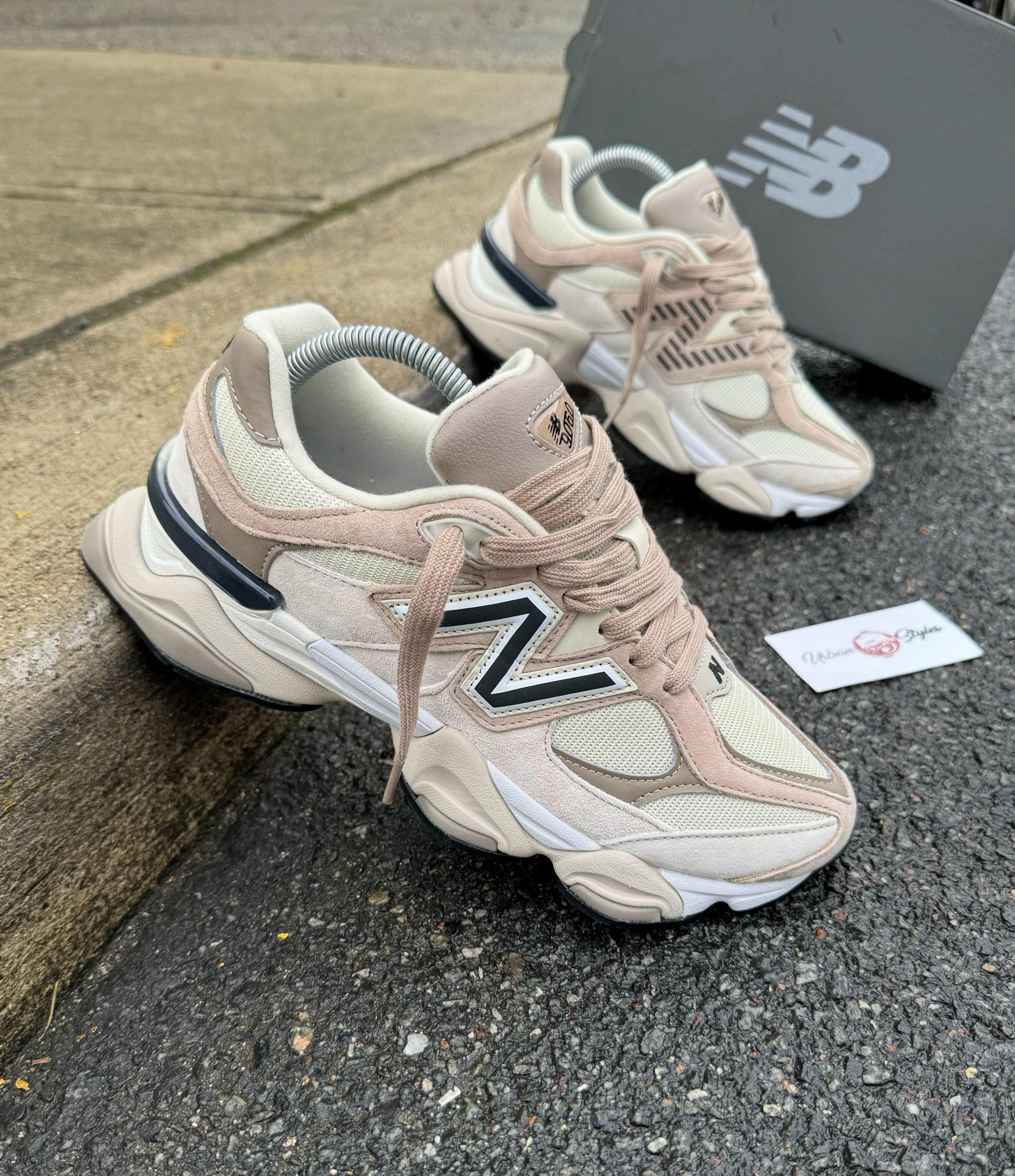 NEW BALANCE 9060  BEIGE BLUE