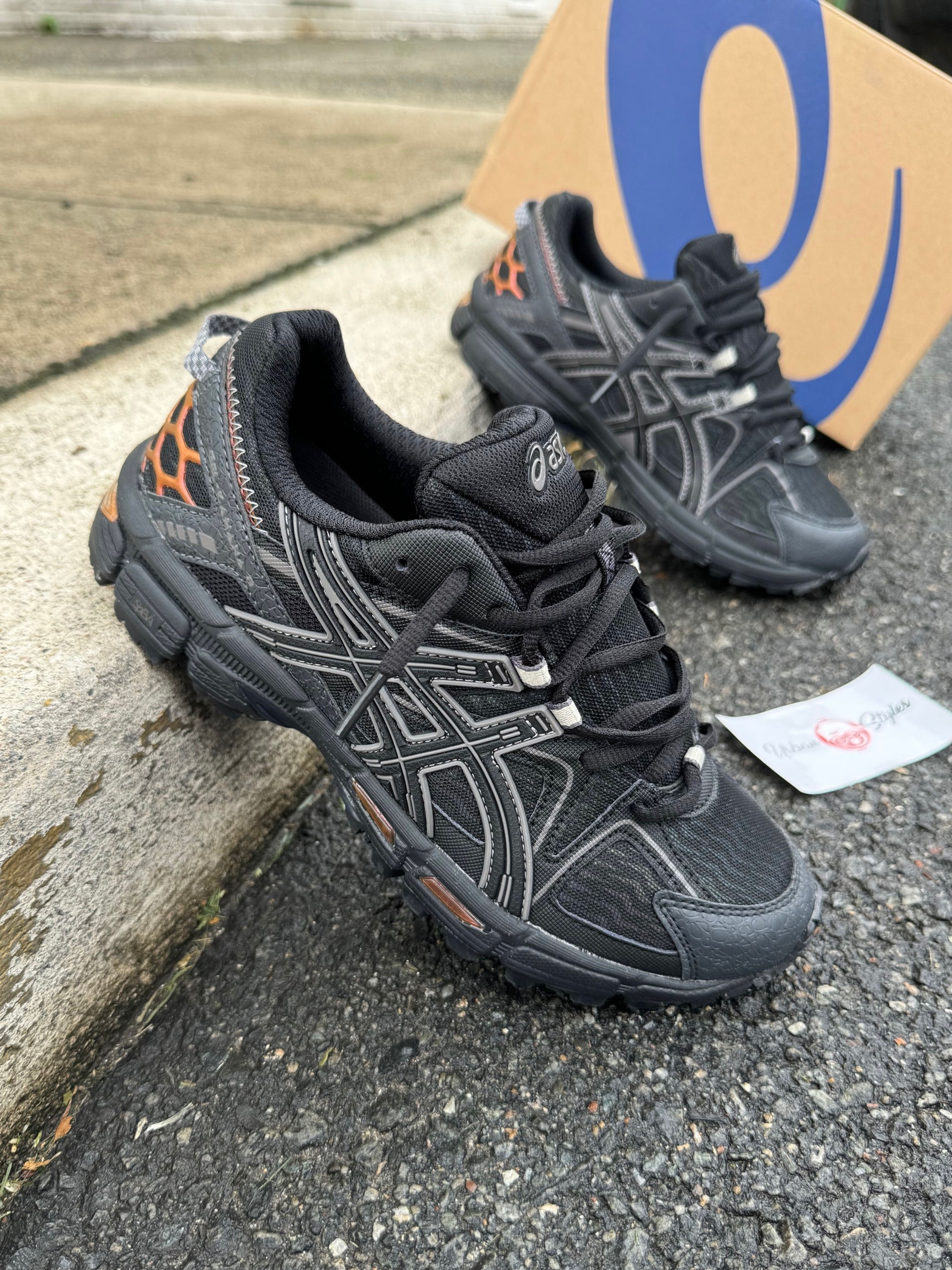 ASICS - GEL HAKANA BLACK | ORANGE