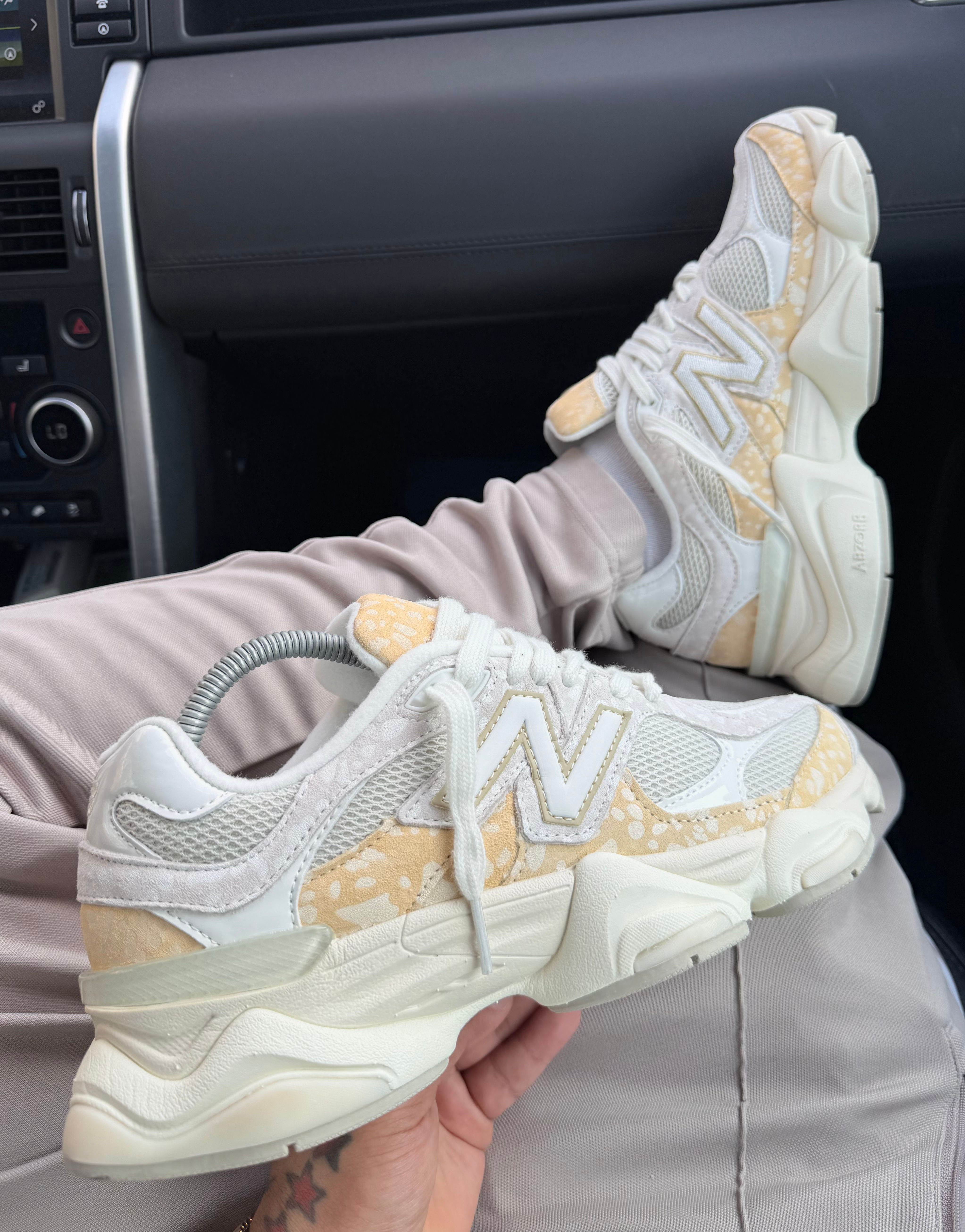 NEW BALANCE 9060 BEIGE SESAME