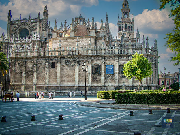 A Journey Through Moorish and Christian Grandeur in Seville