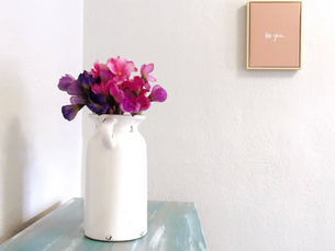 Flowers in a vacation rental cleaned by Purple Dot Cleaning