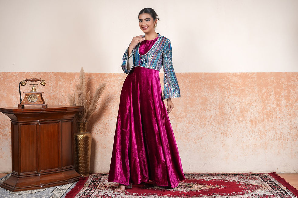 תמונה ממוזערת: Makhmal Kalidaar with Embroidered Jacket