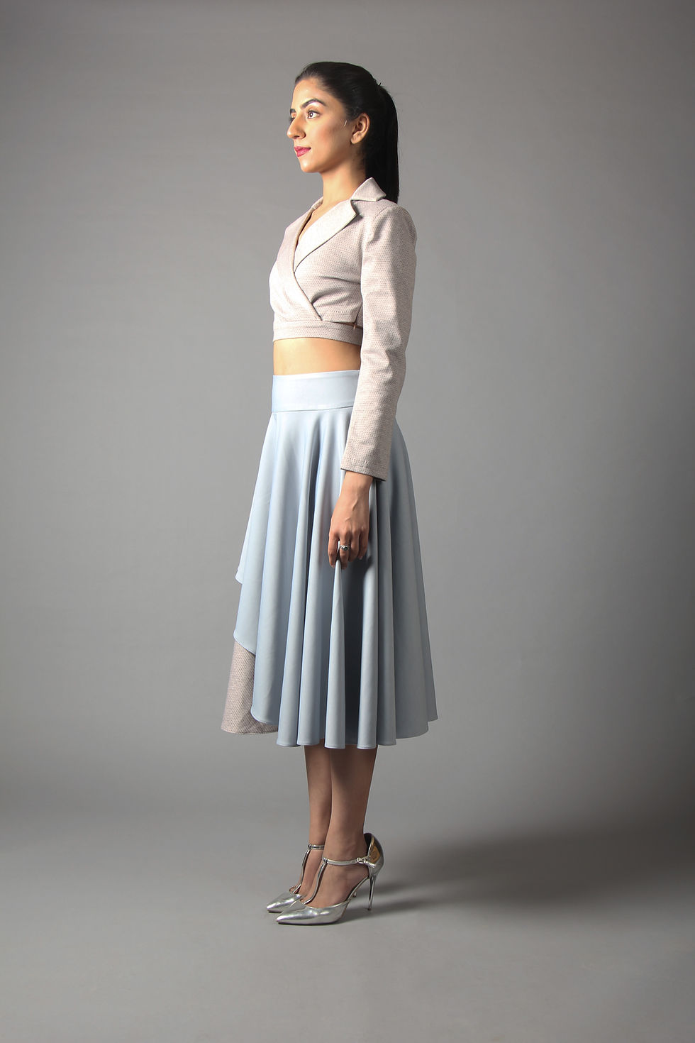 Küçük resim: Short Back Tie Blazer