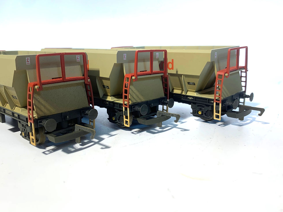 Thumbnail: Hornby R6254 OO Gauge PGA Procor Hopper Wagon Redland Weathered x 3
