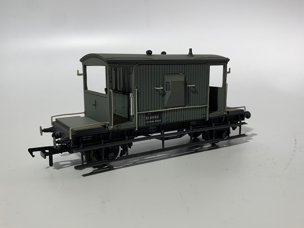 Bachmann 20 Ton Brake Van in British railways grey livery
