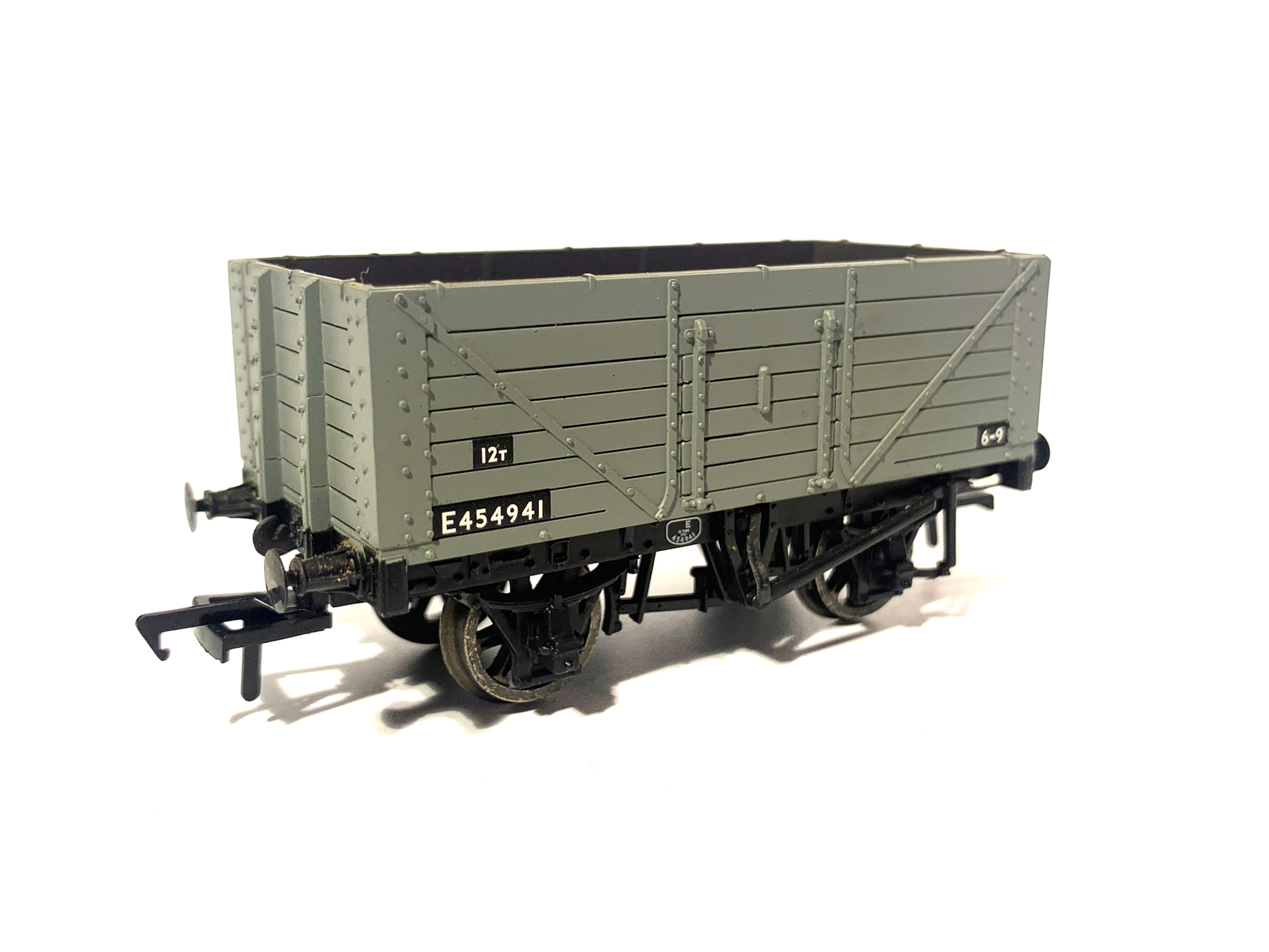 Bachmann 37-107 7 Plank Wagon in BR grey livery