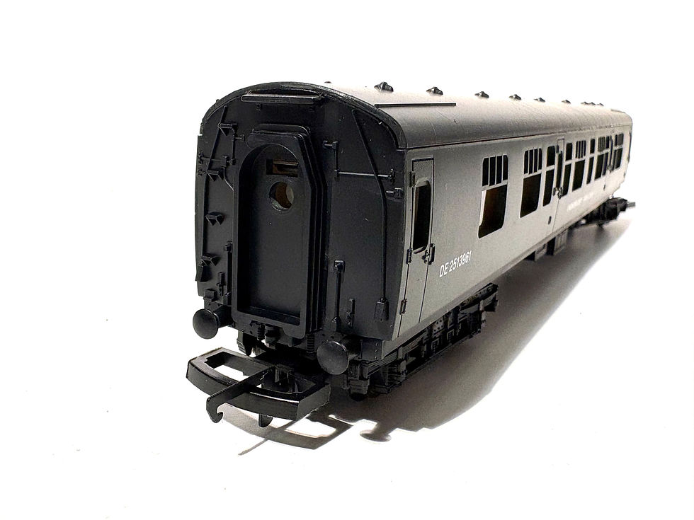 Thumbnail: Lima 305310 BR MK1 Corridor Second SK Engineers Department Mess Coach