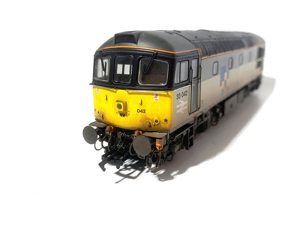 Thumbnail: Heljan Class 33 33042 in weathered Railfreight livery