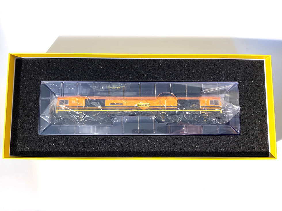 Thumbnail: Accurascale Class 66 66415 Diesel OO Gauge in Freightliner livery and sold by Red Pen Railway Models