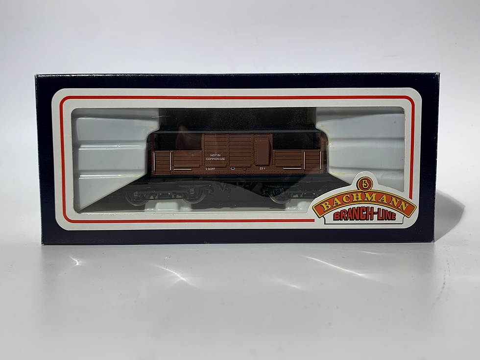 Bachmann Queen Mary Brake Van in British railways brown livery