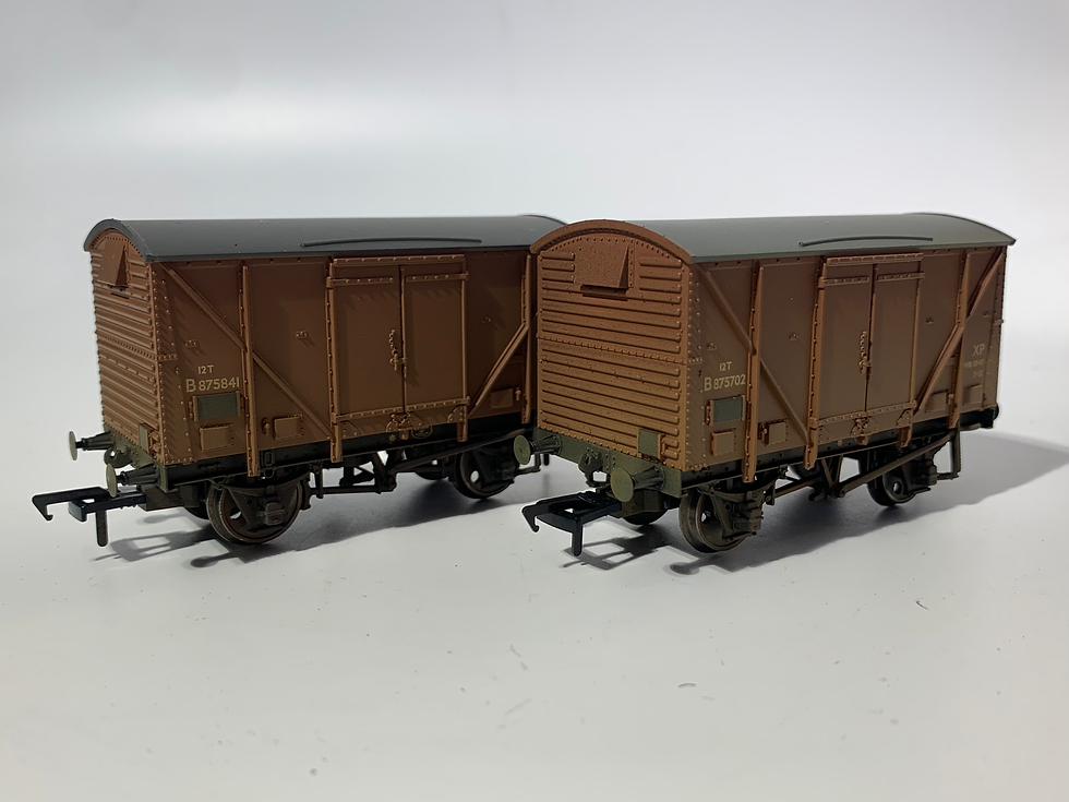 Bachmann 38-185 12T ventilated van in weathered condition
